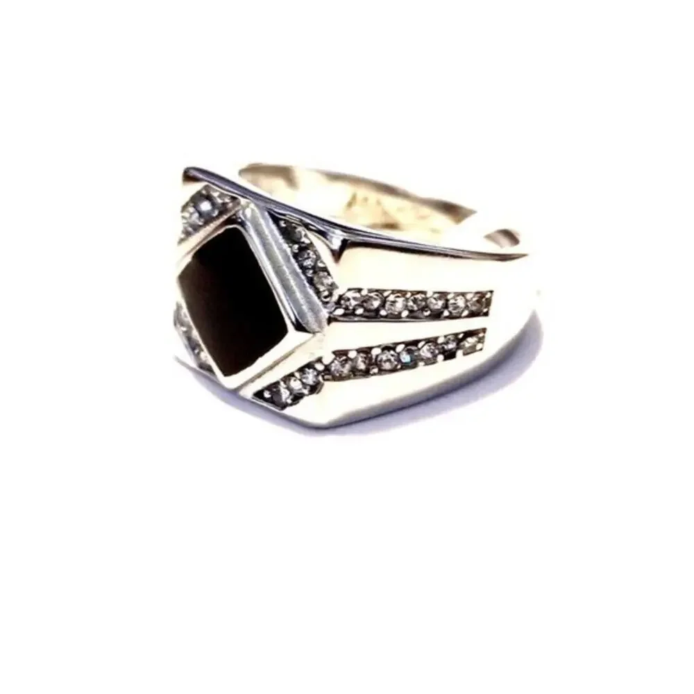 New stainless steel ring with CZs‎ size 13